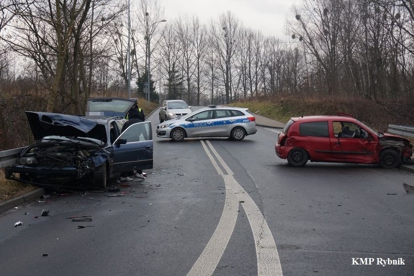 Wypadek w Rybniku: Uderzył w auto którym podróżowała rodzina z 2,5 letnim dzieckiem