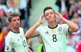 Żony, dyktatura i konflikty. Nie tylko Mesut Oezil szokował świat