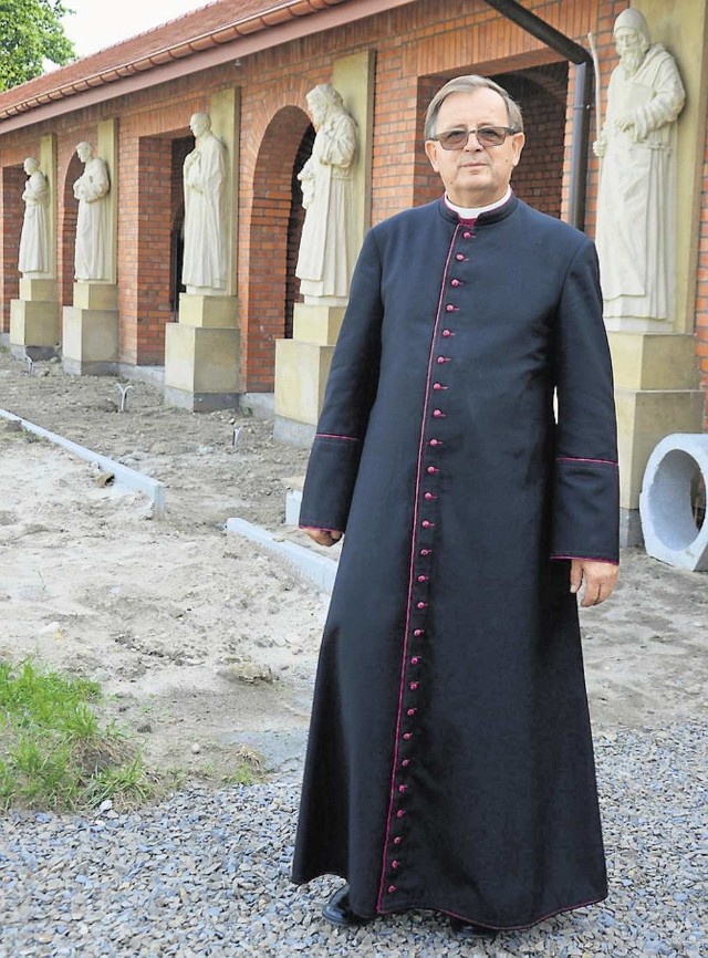 Ks. Władysław Pasiut liczy, że Panteon Świętych stanie się ważnym miejscem dla pielgrzymów odwiedzających sanktuarium