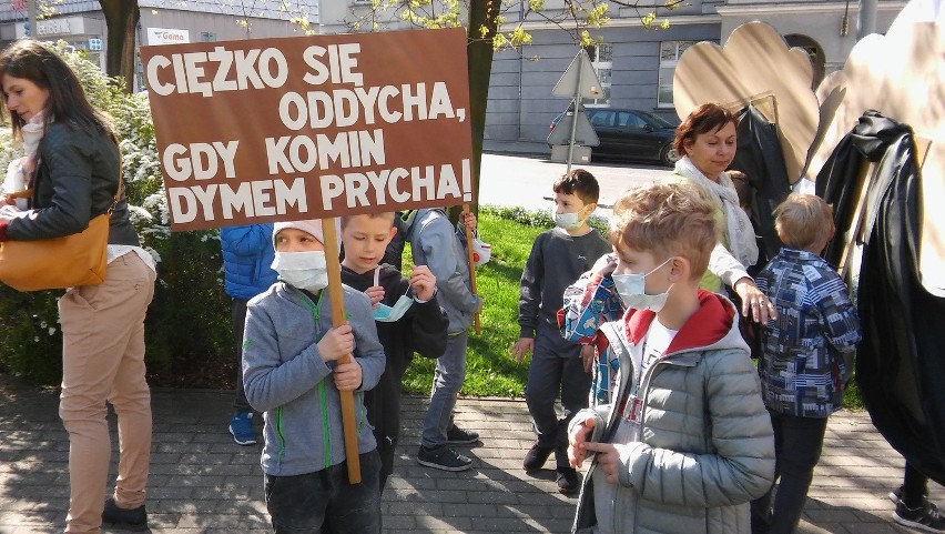 Dzieci nie chcą się truć zanieczyszczonym powietrzem i...