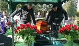 Rodzina zmarłej kobiety nie wie kogo pochowała, bo sądowy medyk pomylił się w sekcji zwłok