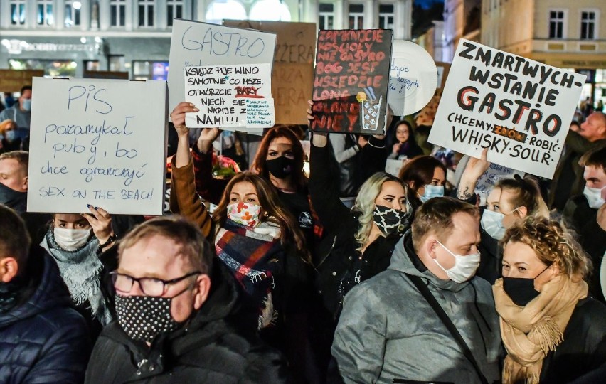 W internecie można znaleźć mapkę,;nf pokazującą kolejne...