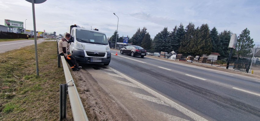 Kolizja na ulicy Szczecińskiej w Koszalinie. Zderzyły się trzy pojazdy [zdjęcia] 