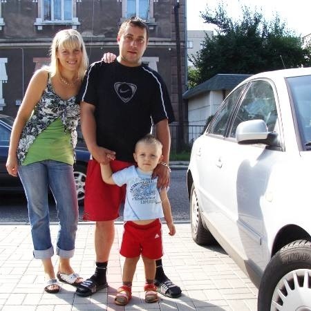 - Drogi wokół &#8222;siódemki&#8221; są ruchliwe i stwarzają niebezpieczeństwo dla najmłodszych &#8211; uważają Mariusz i Katarzyna Lóssowie, rodzice Sebastiana i Natalii.