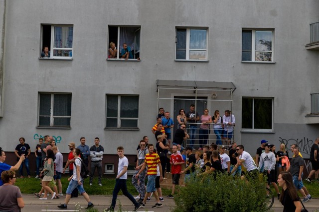 Marsz równości w Białymstoku wzbudził olbrzymie emocje nie tylko w Polsce. Wśród kontrmanifestantów zostali sfotografowani m.in. radni PiS.