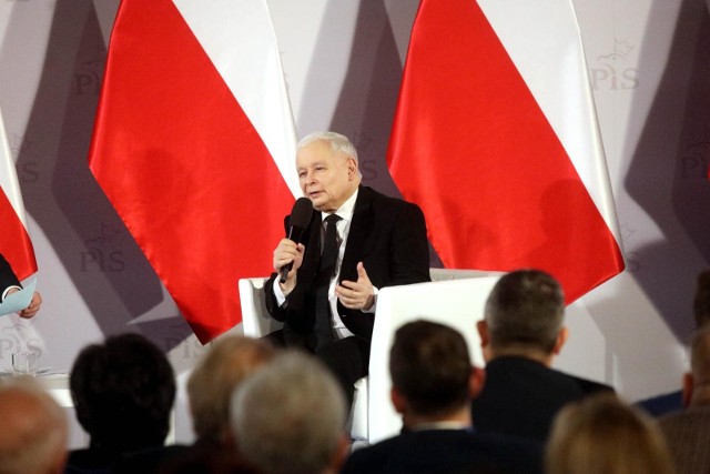 Jarosław Kaczyński w rozmowie z tygodnikiem "Sieci" zaznaczył, że zbliżające się wybory "będą wyborami o niepodległość Polski". 