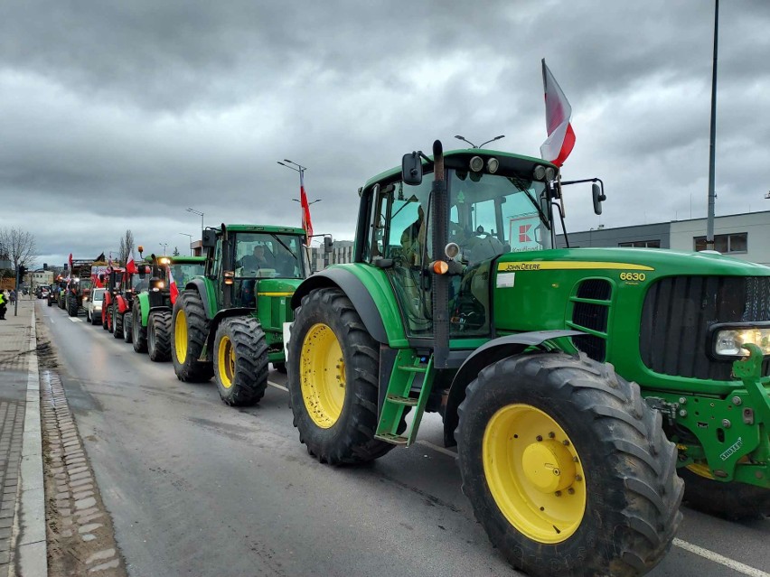 Zdjęcia z protestu rolniczego na ulicach Grudziądza zobacz w...