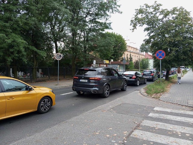 Po przesterowaniu sygnalizacji świetlnej na skrzyżowaniu Szosy Chełmińskiej oraz Żwirki i Wigury jest wielki problem z przejazdem drugą z tych ulic