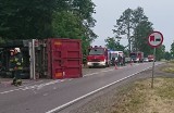 Wypadek na DK 19 w miejscowości Ploski. Kierowca TIR-a zjechał do rowu. Jedna osoba poszkodowana [ZDJĘCIA]