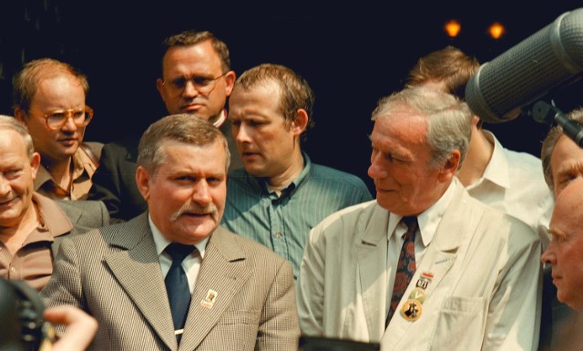 "Solidarność" popierało wiele znanych osób: na zdjęciu obok Lecha Wałęsy znany francuski aktor Yves Montand