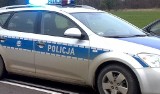 Białostocka policja uratowała ranną kobietę, która była zamknięta w mieszkaniu. Funkcjonariusze weszli przez okno