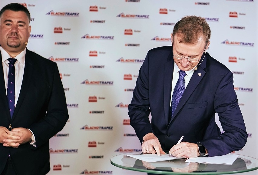 Tania energia. Porozumienie firm Blachotrapez i Unimot Energia i Gaz na rzecz rozwoju oraz dystrybucji techniki solarnej