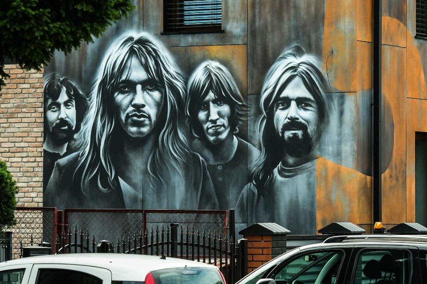 Mural z zespołem Pink Floyd powstał przy ulicy Cmentarnej 5...