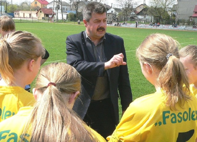 Trener Henryk Pabijańczyk ma dla piłkarek Wisły "złotą receptę" - jak pokonać w niedzielę SMS Łódź.