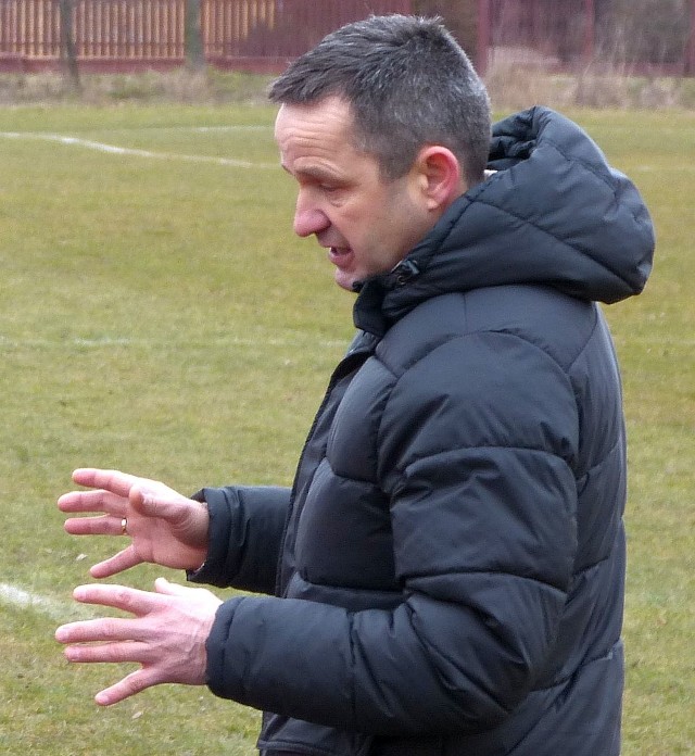 Daniel Młynarczyk, trener Stali Nowa Dęba, ma ustalony plan sparingów zespołu w przerwie zimowej.
