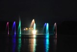Tańcząca fontanna w Suchedniowie. Zachwyca i budzi kontrowersje 