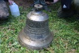Dzwon cerkiewny wykopany w lesie pod Birczą [ZDJĘCIA]