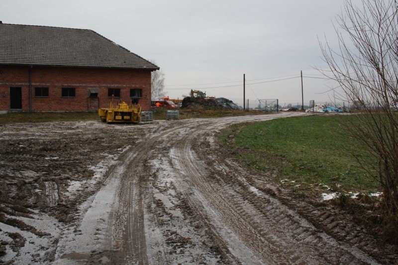 - Koparki zostały prawdopodobnie skradzione około godz. 5.30...