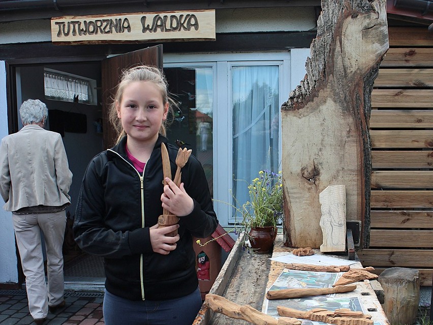 Zakonczył się plener rzeźbiarski u Styperków w Rud...