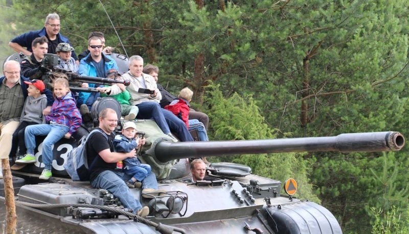  IV Piknik Militarny Misja Wschód. Wielkie emocje na tankodromie (zdjęcia, wideo)