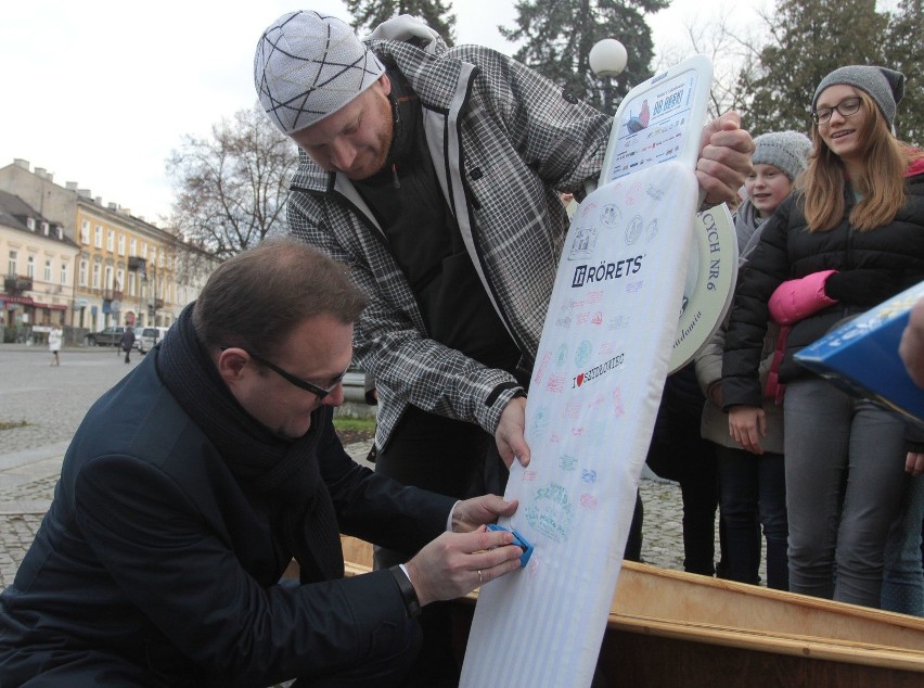 Znany podróżnik z akcją "Od deski do deski" w Radomiu