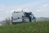 Mstów. Tragedia w zaroślach. Nie żyje 43-letni mężczyzna