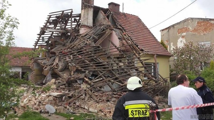 Zniszczony przez wybuch gazu dom w Nowakach.