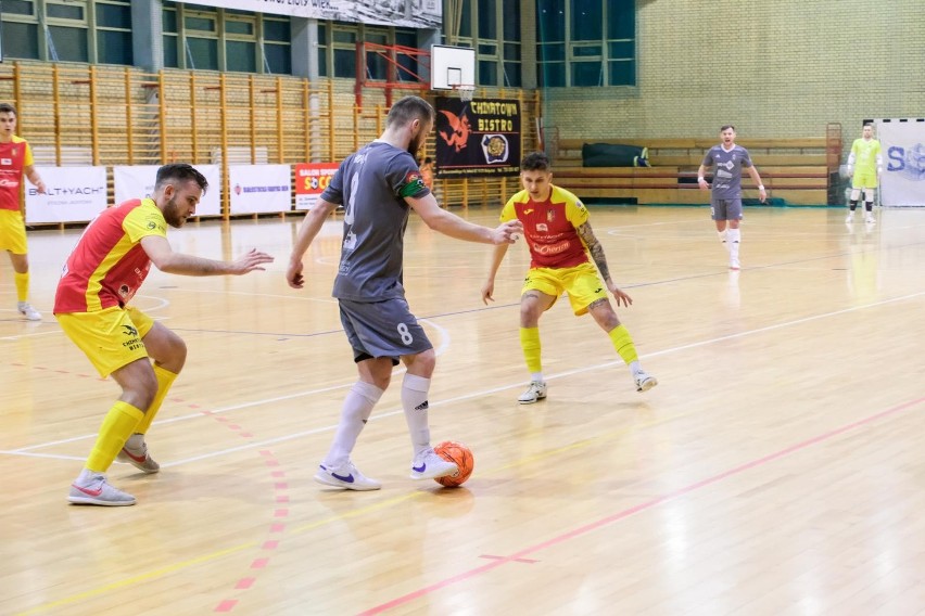 Futsaliści Bonito Heliosa ulegli 1:7 wiceliderowi z...