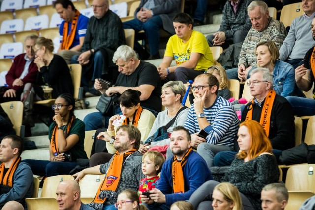 Bydgoskie koszykarki Artego pokonały we własnej hali Widzew Łódź 77:69 (24:18, 18:13, 26:23, 9:15) w kolejnym meczu Energa Basket Ligi Kobiet. Kosmicznego wręcz wyczynu dokonała Laura Miskiniene: 20 pkt i 20 zbiórek! Udany powrót po 4-miesięcznej przerwie spowodowanej kontuzją zaliczyła Shante Evans. Grała niecałe 23 minuty, zdobywając w tym czasie 7 oczek i zbierając 7 piłek.ZOBACZ ZDJĘCIA Z TRYBUN I PARKIETU HALI "ARENA" >>>>>>