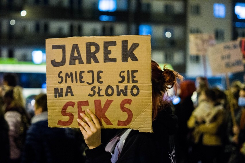 Niezwykły tydzień w historii Białegostoku. Tysiące mieszkańców wyszło na ulice sprzeciwiając się władzy. Zobacz co się działo (ZDJĘCIA)