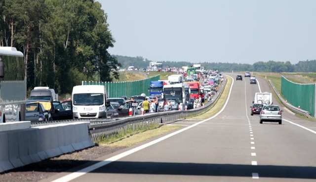 Gigantyczny sznur samochodów na trasie S3