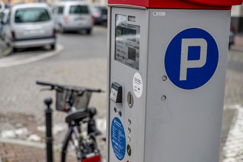Po ostatnich podwyżkach cen parkowanie w Poznaniu jest...