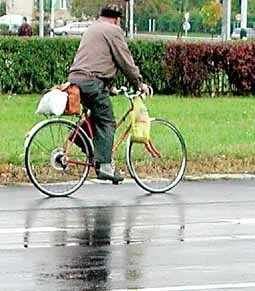 Czekaliśmy na remont tej drogi ponad dwa lata - przypominają mieszkańcy Zaleszan i pobliskich miejscowości.