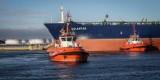 Gigantyczny tankowiec "Atlantas" wpłynął do gdańskiego portu