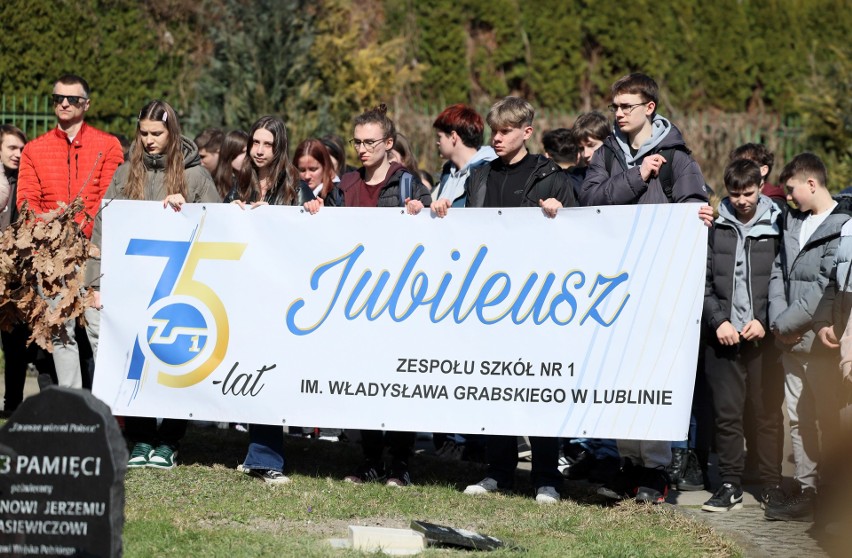 Jubileusz 75- lecia ZS Nr 1 przy ul. Podwale: wmurowali...