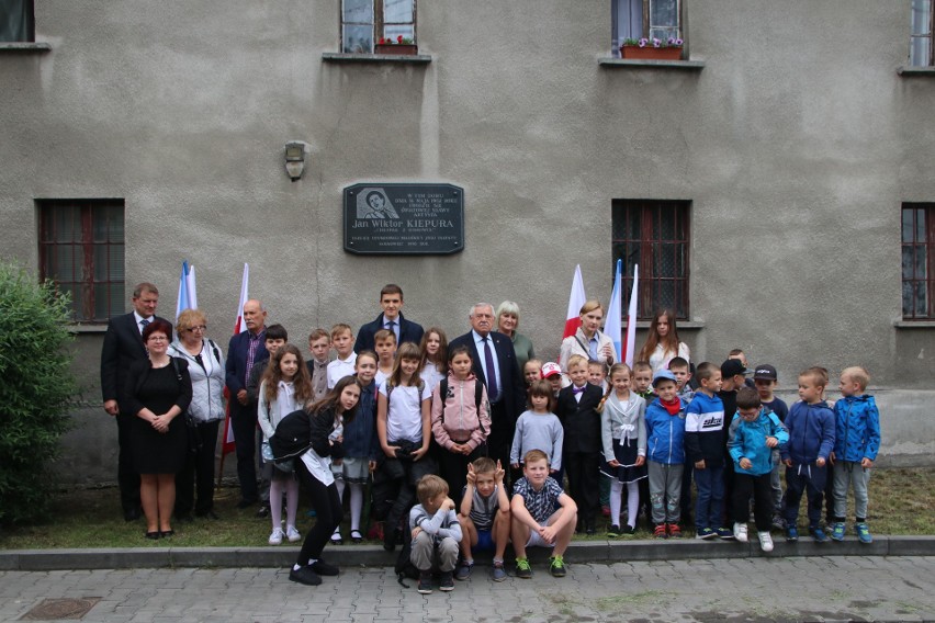 Dziś w Sosnowcu świętowano urodziny Jana Kiepury. Były kwiaty i konkursy