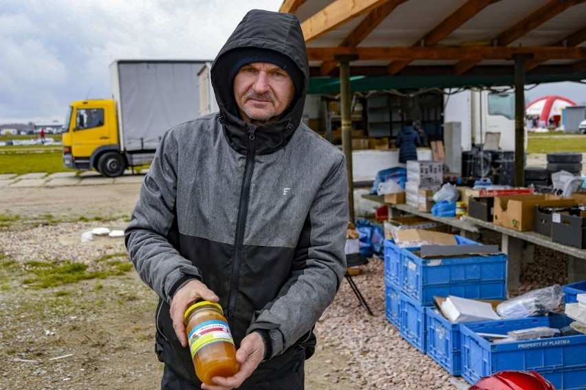 Giełda w Słomczynie koło Grójca w każdą niedzielę zapełnia...