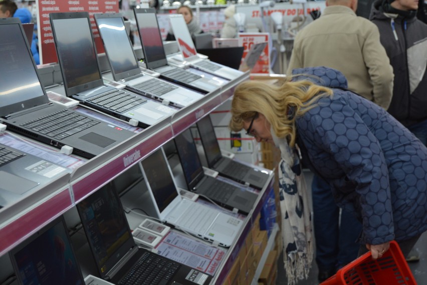 Otwarcie Bursztynowa Park w Ostrołęce: tak wyglądają sklepy Decathlon, Media Markt, Smyk, Jysk, Komfort i Komfort Łazienki [ZDJĘCIA+WIDEO]