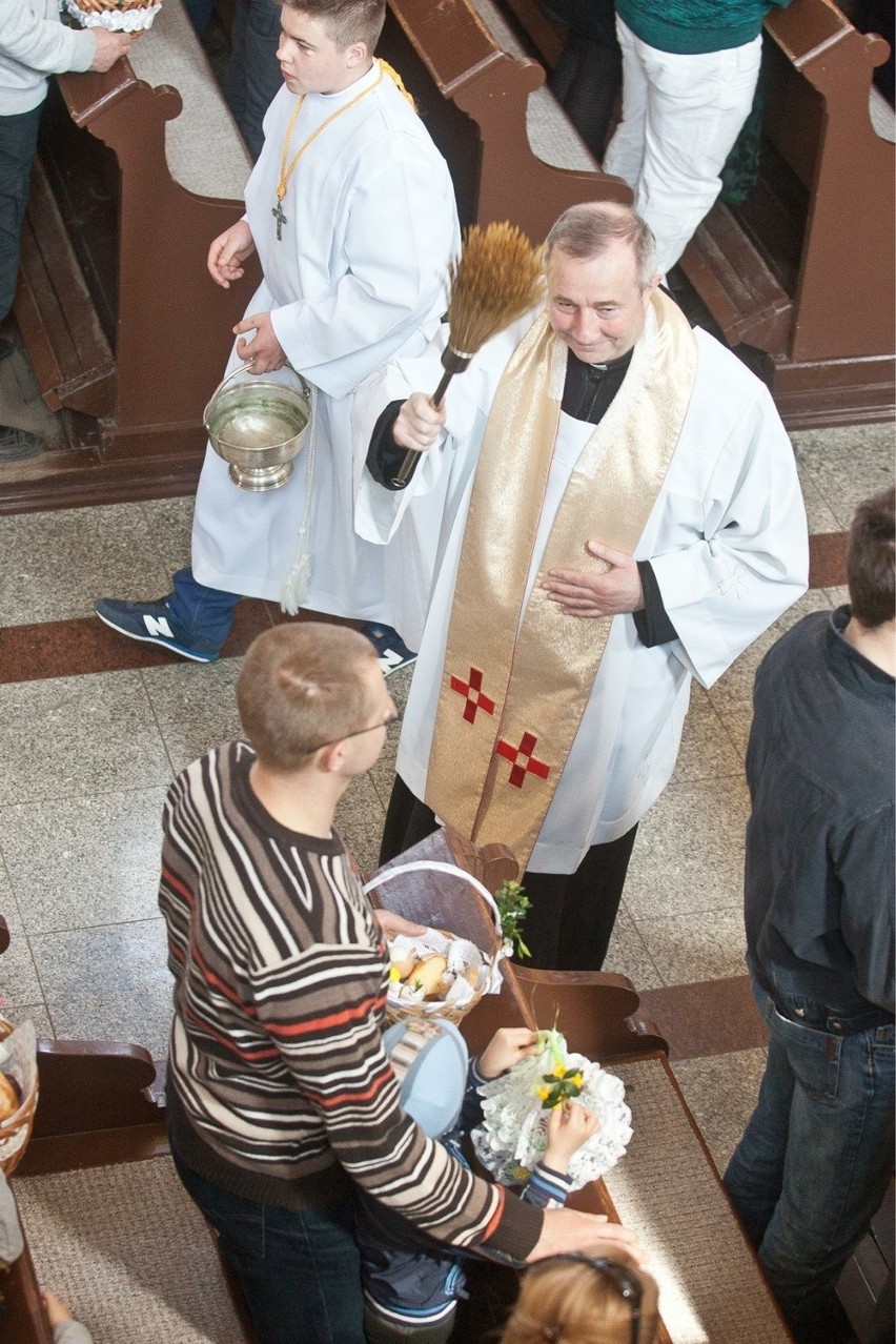 W Wielką Sobotę kościoły były oblężone. Ale z roku na rok ubywa wiernych