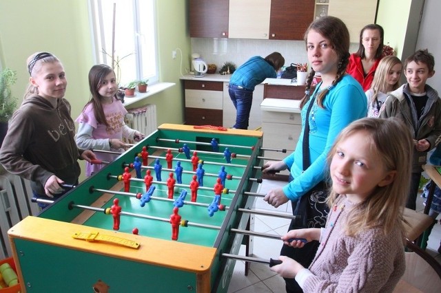 Dziewczęta też potrafią grać w piłkarzyki. Dowodzą tego Daria Sułkowska, Paulina Jabłońska, Kasia Zugaj i Nikola Woźniak.