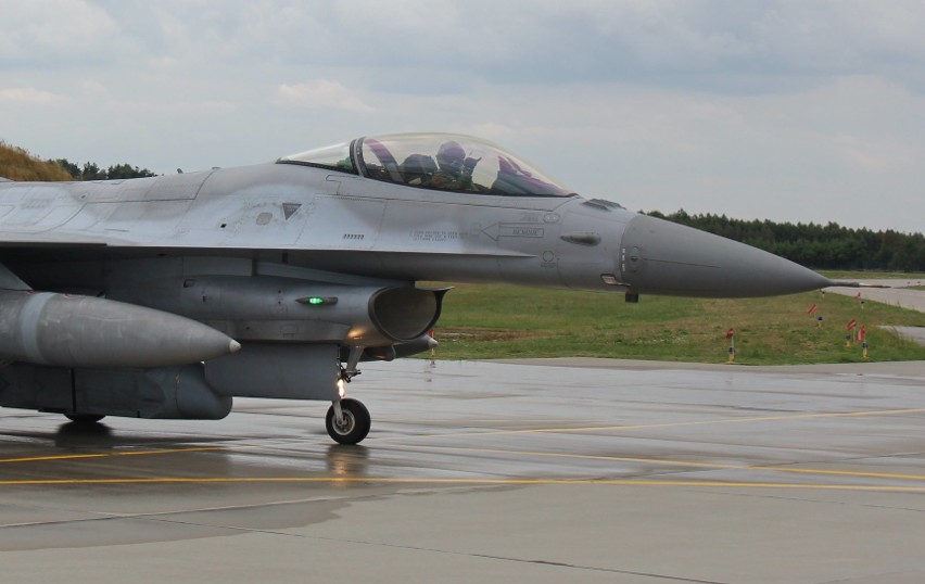 Pierwsze F-16 powróciły na macierzyste lotnisko w Łasku [zdjęcia]