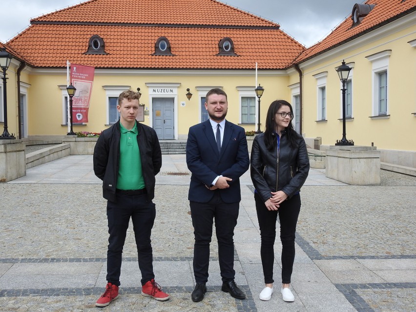 Szymon Popławski z Młodzieży Wszechpolskiej uważa, że...