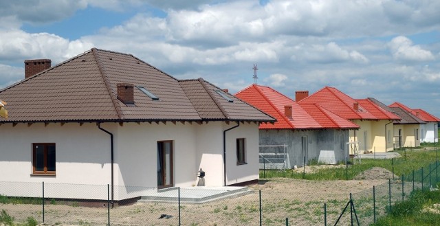 Osiedle domów jednorodzinnych - zdjęcie ilustracyjne