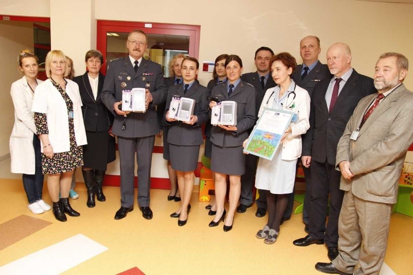 Funkcjonariusze służby więziennej przekazali 23 tys. zł dla szpitala w Prokocimiu