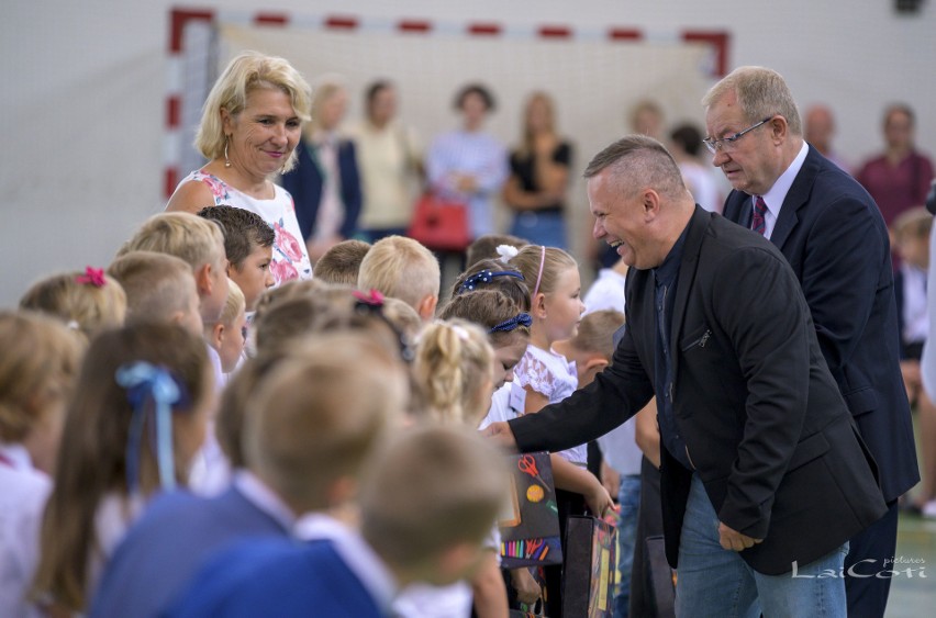 Rozpoczęcie roku szkolnego 2019/20 w szkole podstawowej nr 2...