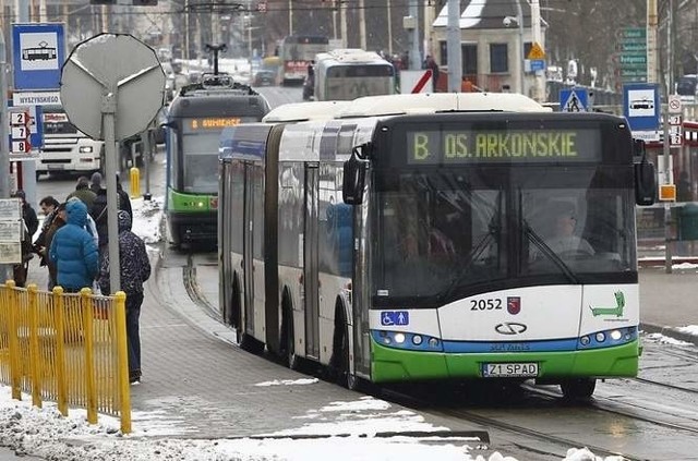 Sprawdź, jak funkcjonuje komunikacja miejska w Szczecinie w sylwestra i Nowy Rok.