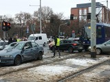 Wypadek BMW z tramwajem w centrum Wrocławia. Bardzo duże utrudnienia w ruchu!