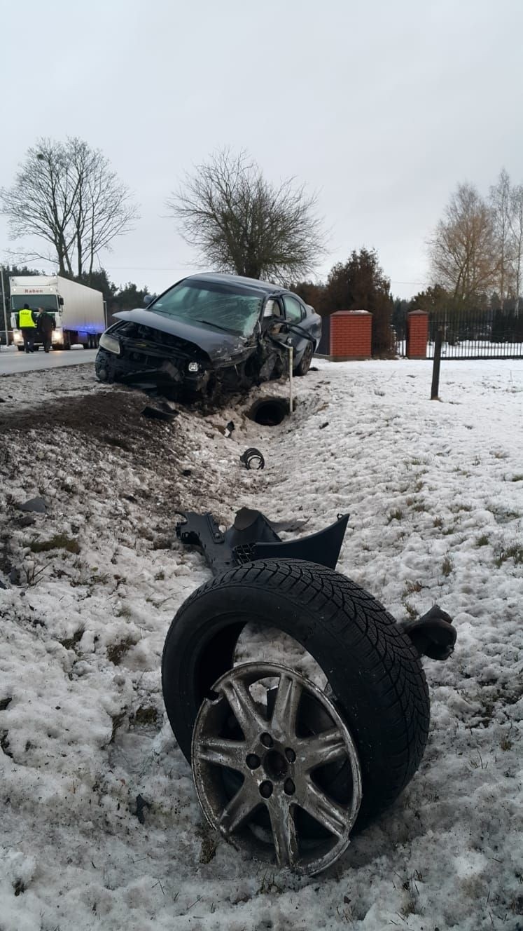 Kadzidło. Wypadek. Czołowe zderzenie dwóch aut. 30.01.2020 [ZDJĘCIA]