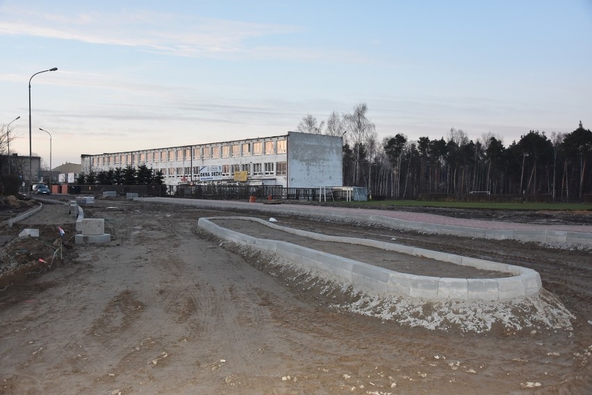 Rondo przy Szkolnej i Iglastej w Starachowicach nie będzie gotowe w tym roku. Przedłużono termin zakończenia prac