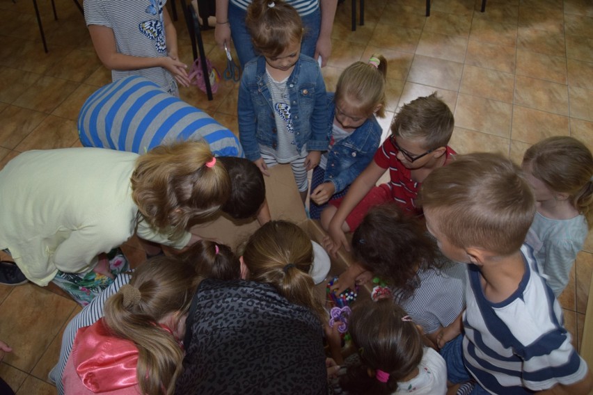 Wąsewo. Biblioteka zaprosiła dzieci na wakacyjne spotkania.